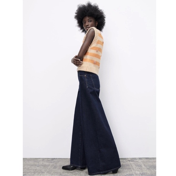 Wide-Leg Dark Blue Jeans - Picture 13 of 14